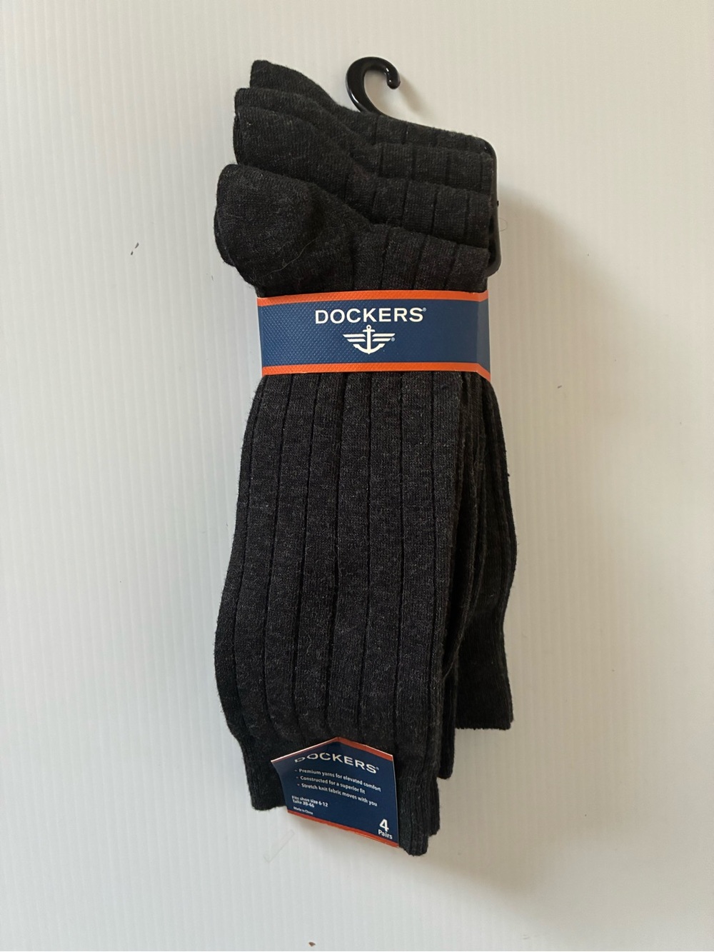 Dockers Men’s 4 Pack Ribbed Crew Socks Black NWT Shoe Size 6-12